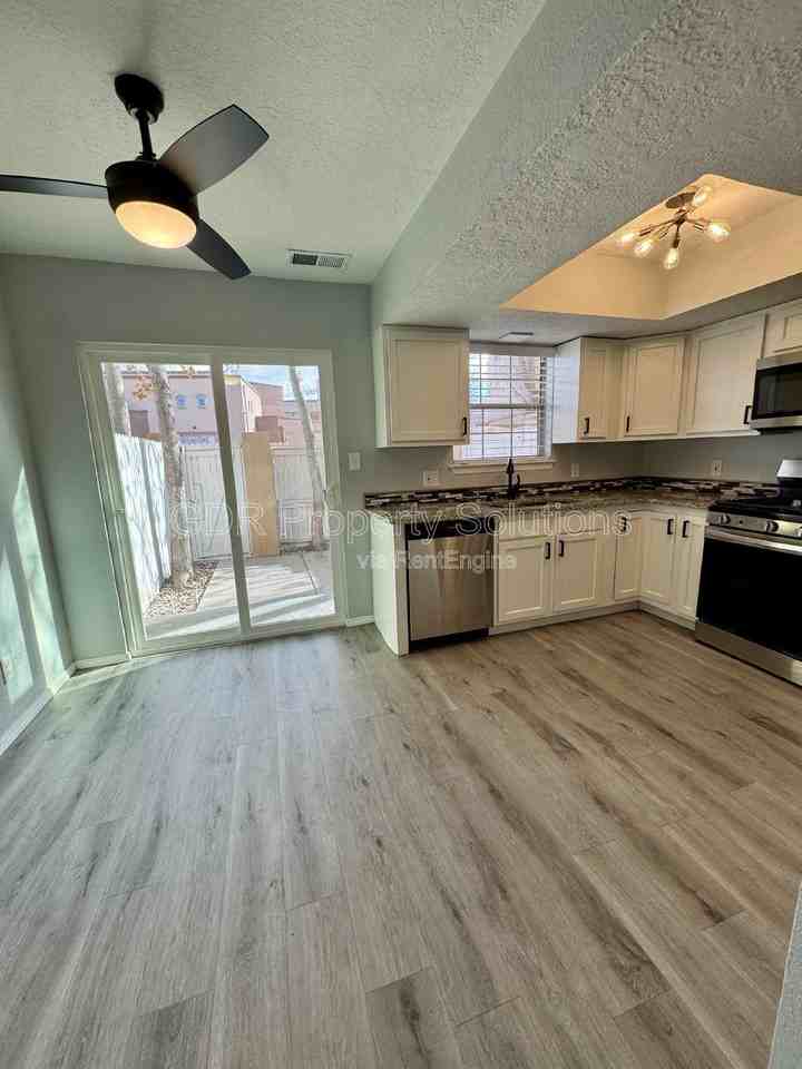 700 Fruit Ave Nw - Photo 7 of 23
