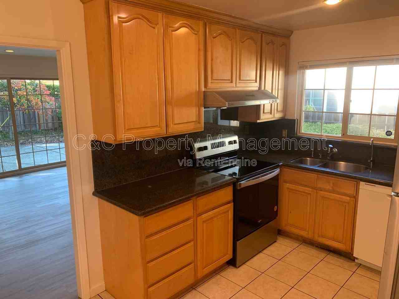 1699 S Blaney Ave - Photo 4 of 14