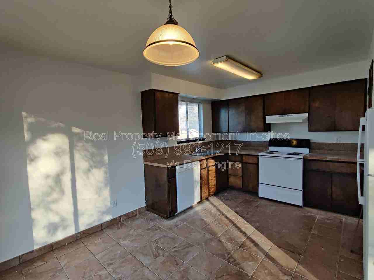 1816 W 21st Ave #C - Photo 4 of 15