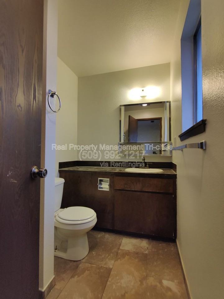 1816 W 21st Ave #C - Photo 7 of 15