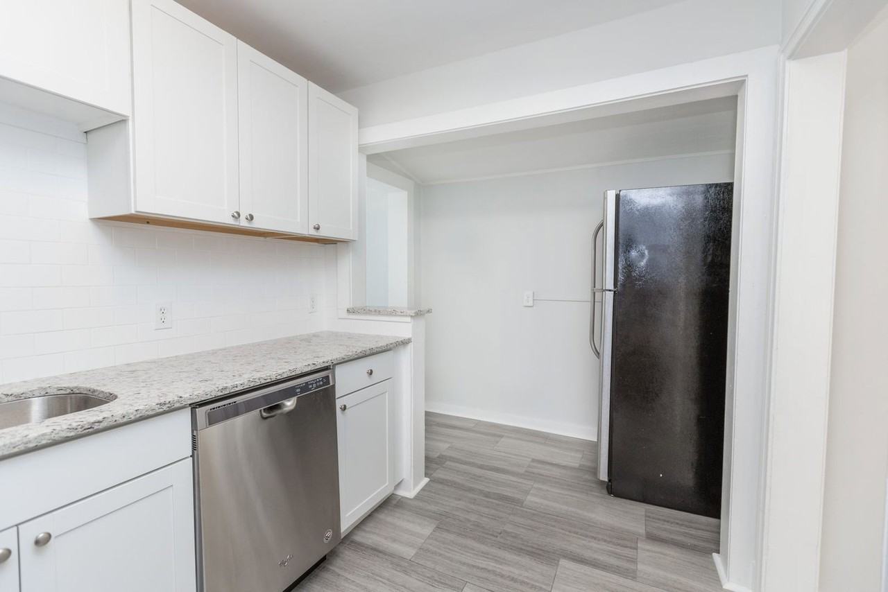 5001 Schutte St - Photo 6 of 15