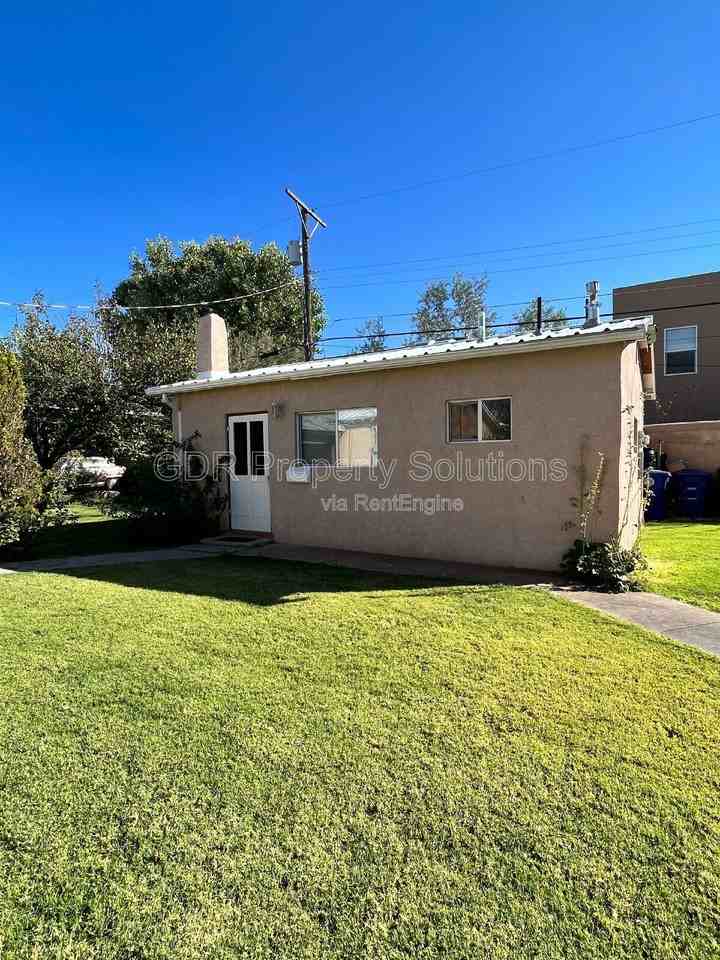 2440 1/2 Rose Ave Nw - Photo 3 of 21