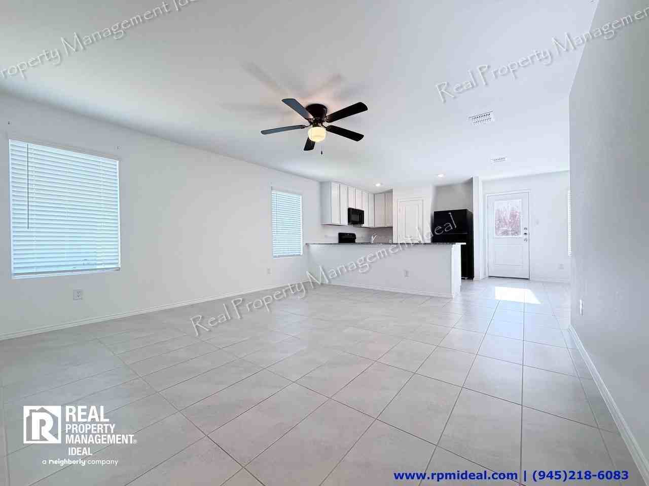 1717 Round House Ln - Photo 4 of 28