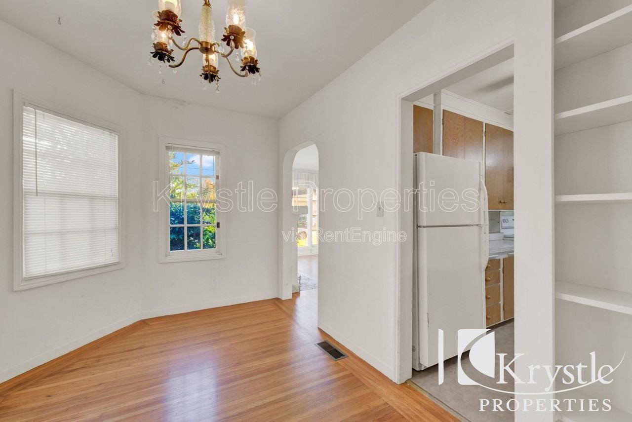 209 14th St - Photo 4 of 16