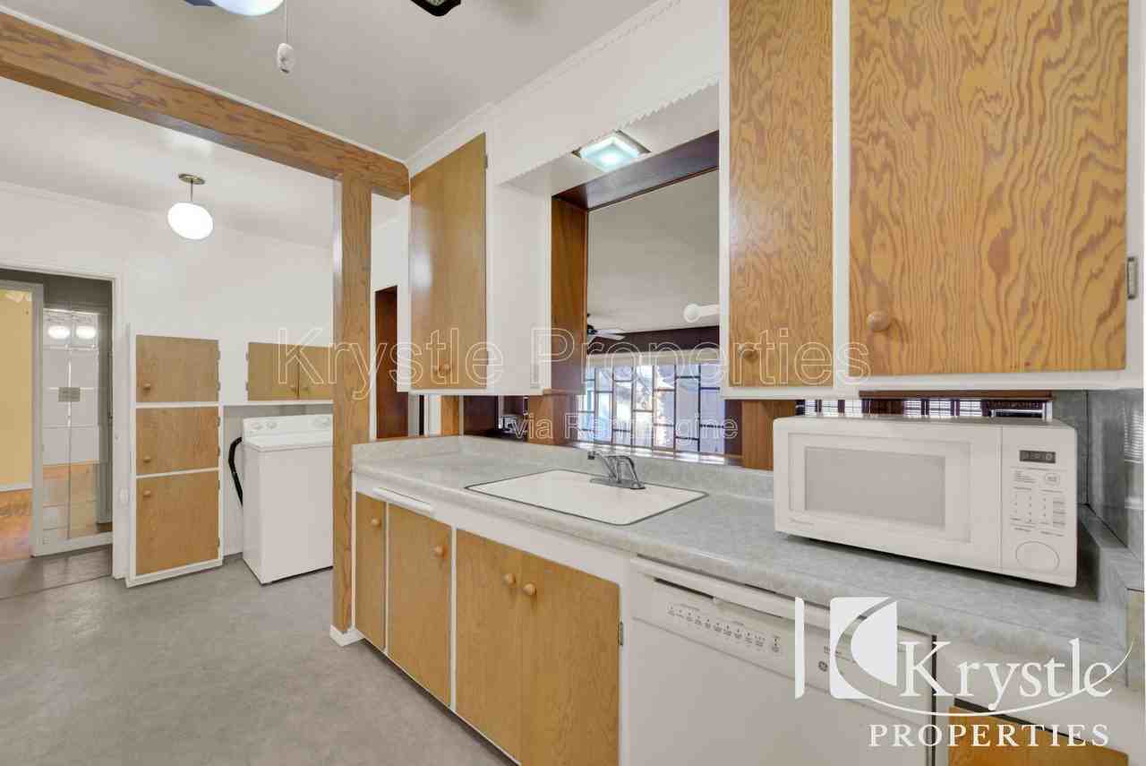 209 14th St - Photo 7 of 16