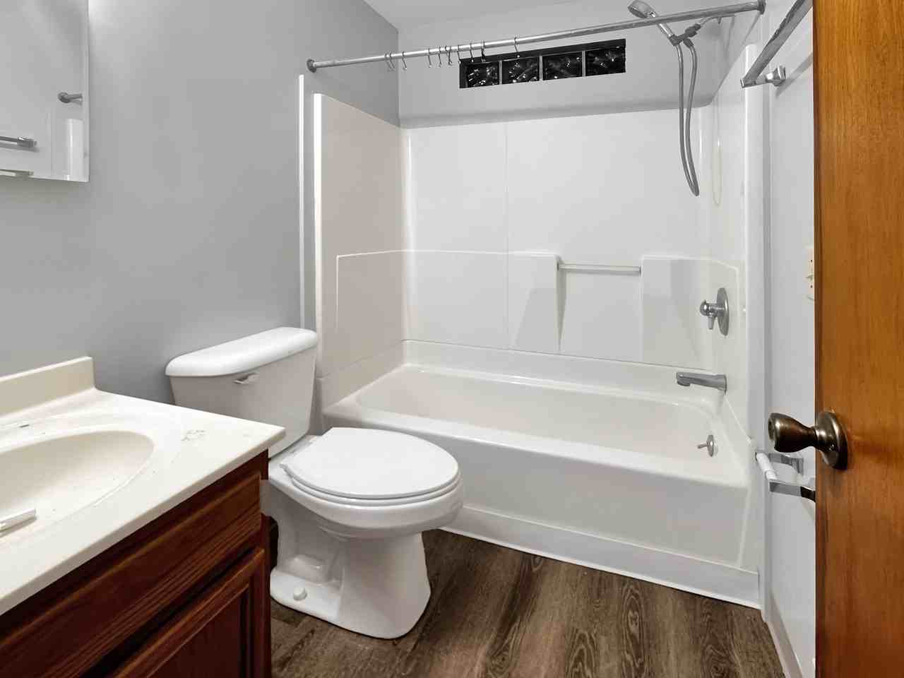 2725 S Burdick St - Photo 2 of 7