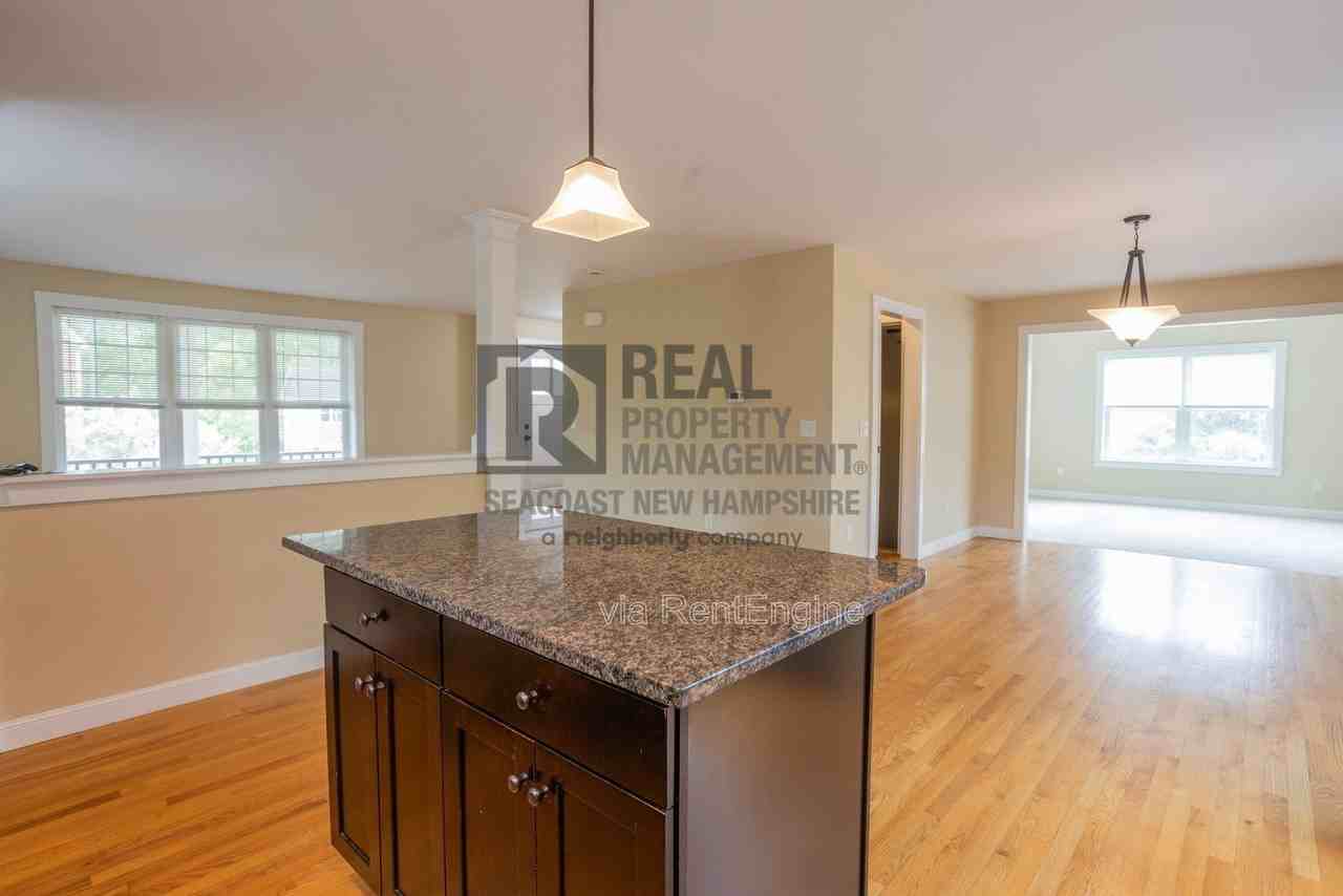 8 Winslow Dr - Photo 4 of 38