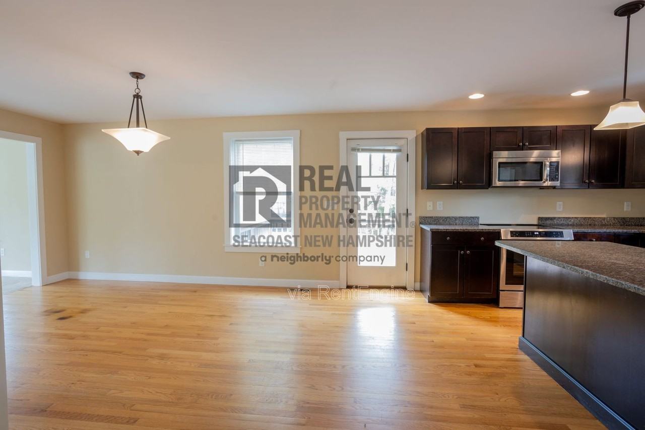 8 Winslow Dr - Photo 5 of 38