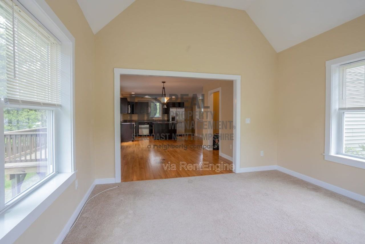 8 Winslow Dr - Photo 7 of 38