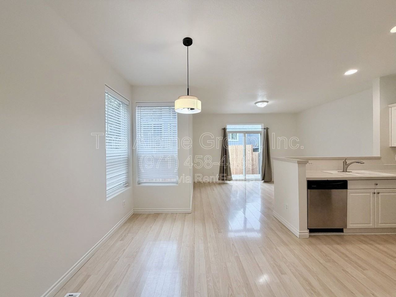 5817 Nw 174th Ave - Photo 5 of 24