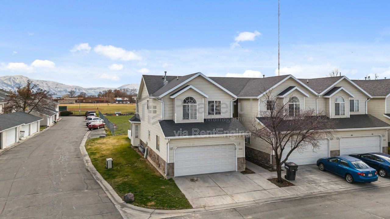 1541 Westlane Ct - Photo 2 of 22
