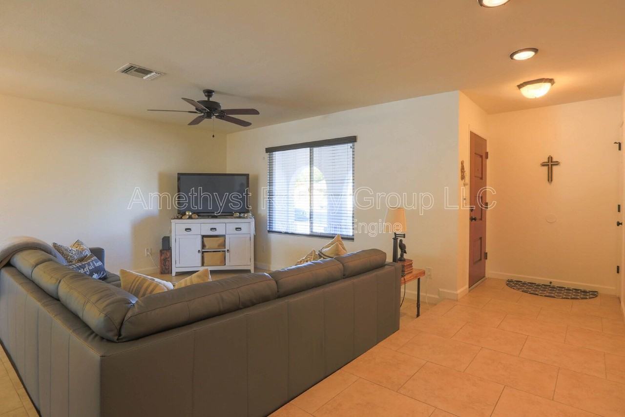 4239 E San Gabriel Ave - Photo 4 of 29