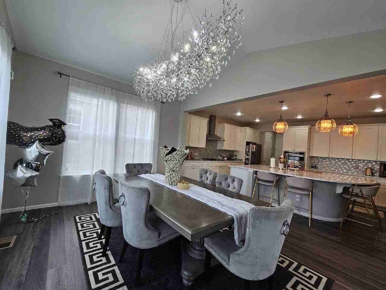 5186 Ditmars Ln - Photo 7 of 36