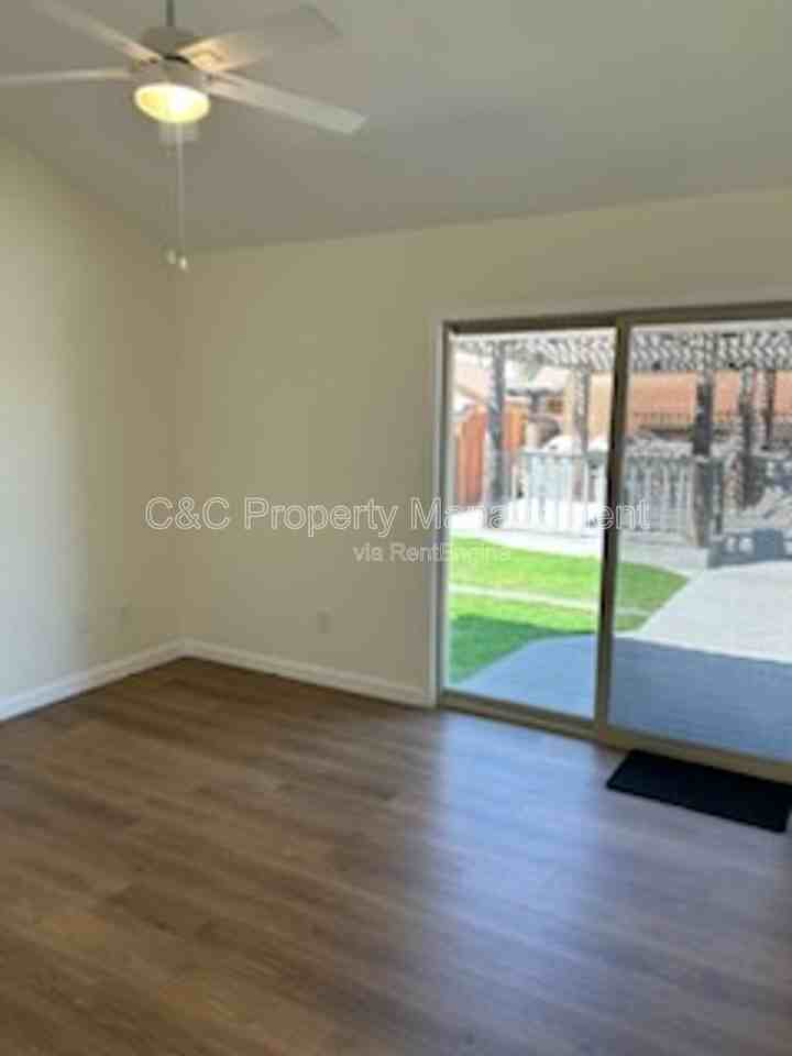 8912 Carvalho Ct - Photo 7 of 12