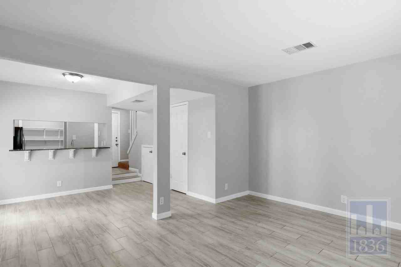 8108 Hood Cir #B - Photo 5 of 42