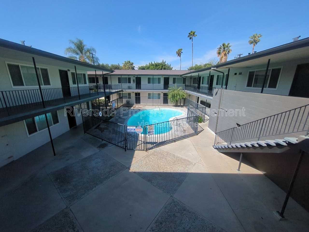 1881 Loma Vista St #8 - Photo 5 of 6