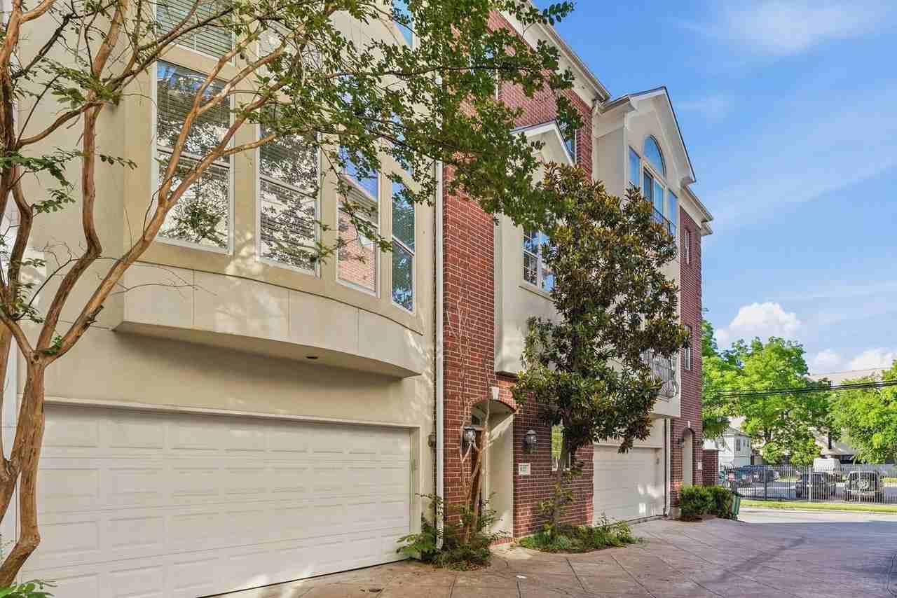 822 Stuart St - Photo 3 of 27