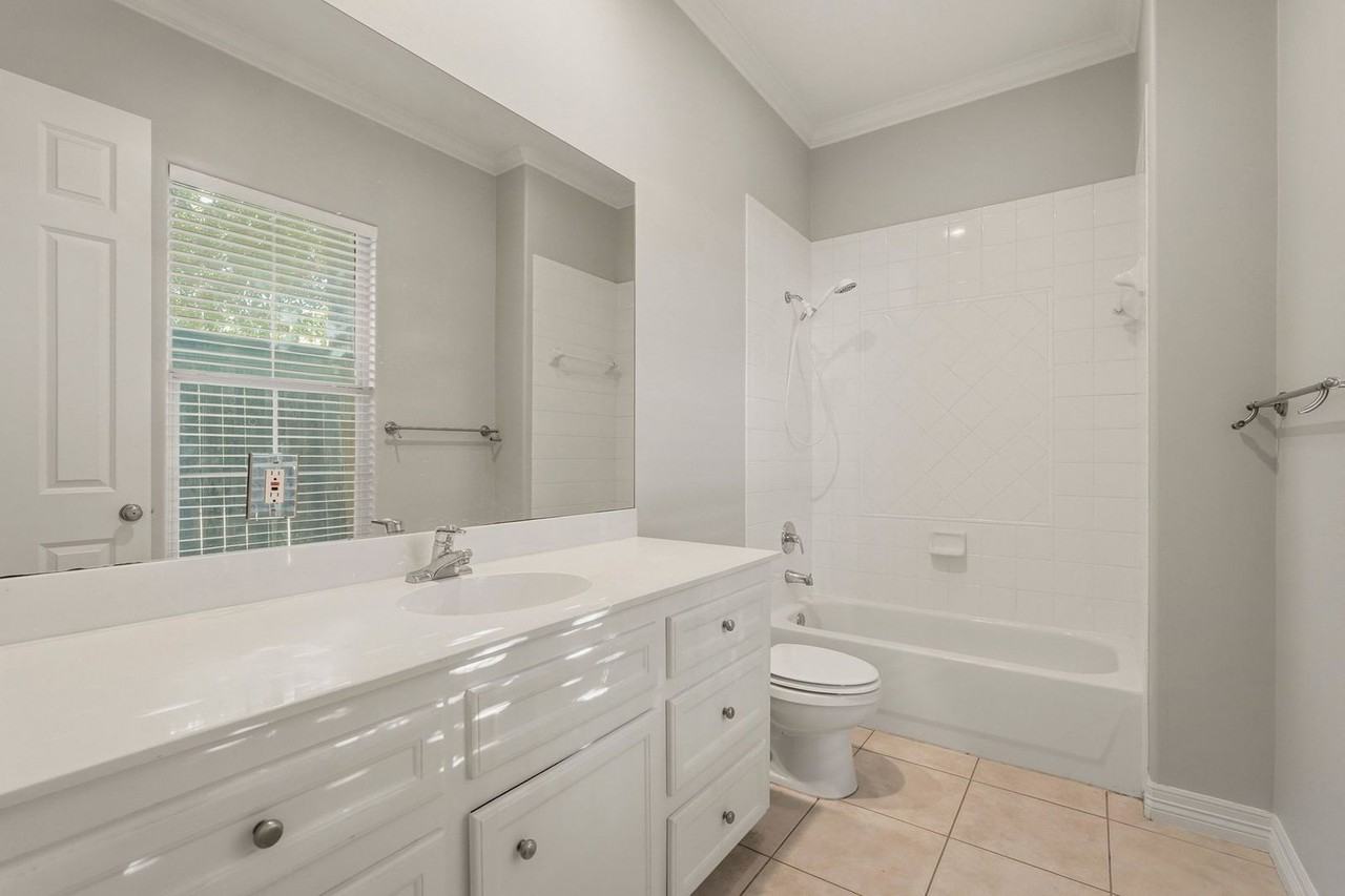 822 Stuart St - Photo 7 of 27