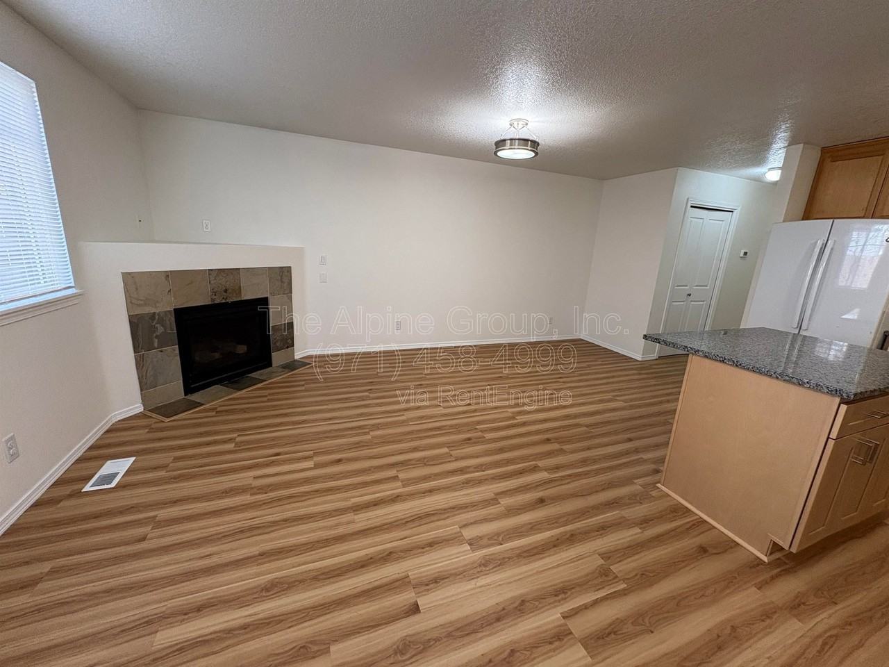 210 Nw Connell Ave - Photo 7 of 23