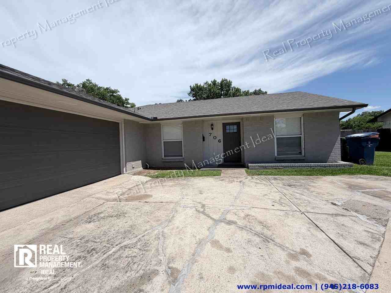 706 Jamestown Dr - Photo 2 of 30