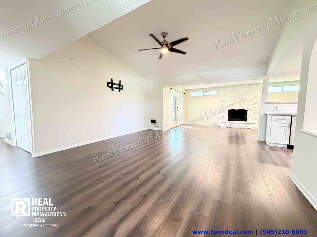 706 Jamestown Dr - Photo 4 of 30