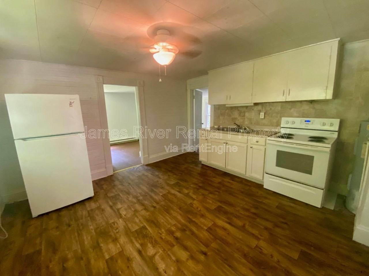 710 Grady St #B - Photo 3 of 13