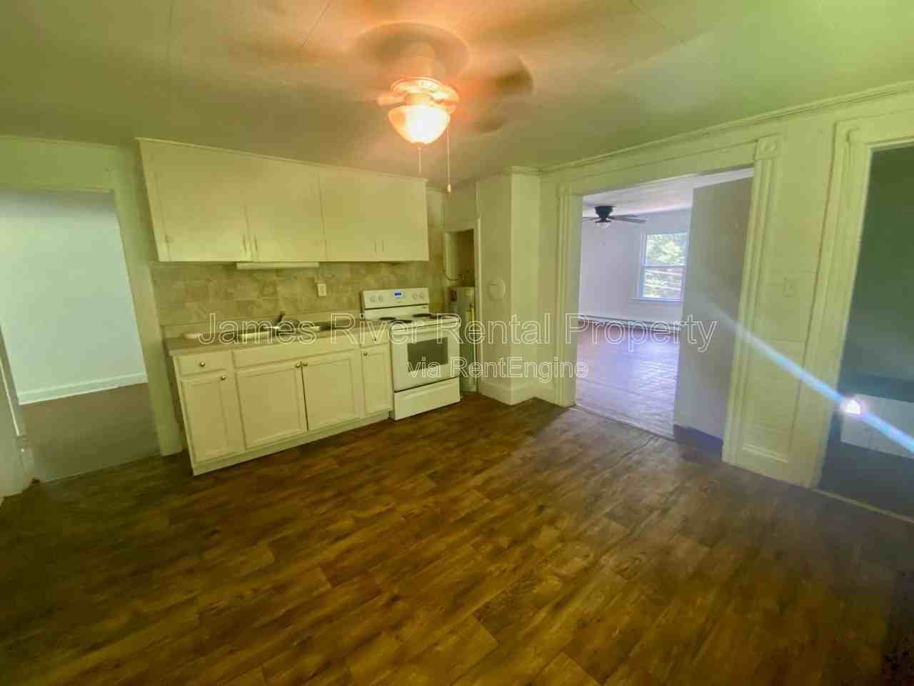 710 Grady St #B - Photo 4 of 13