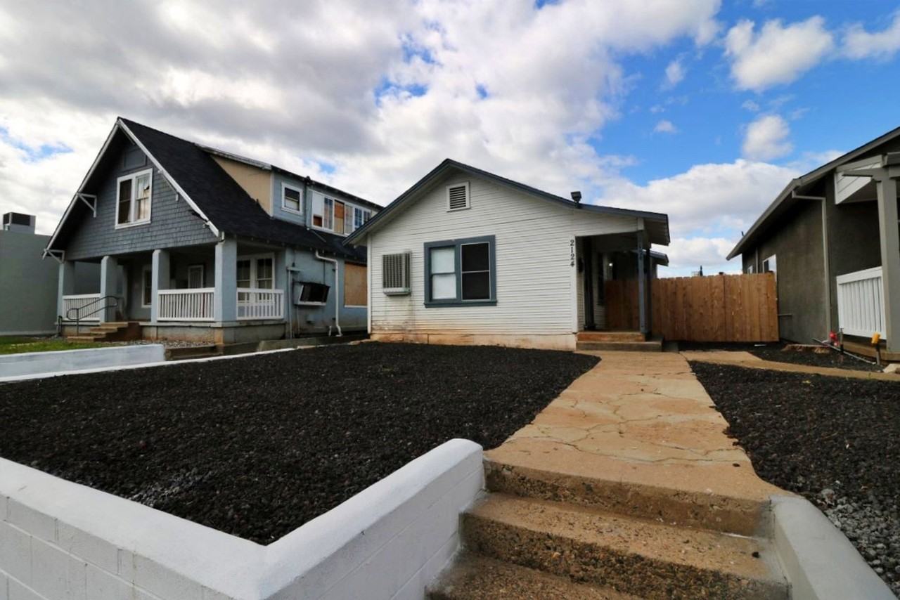 2124 Pine St - Photo 2 of 10