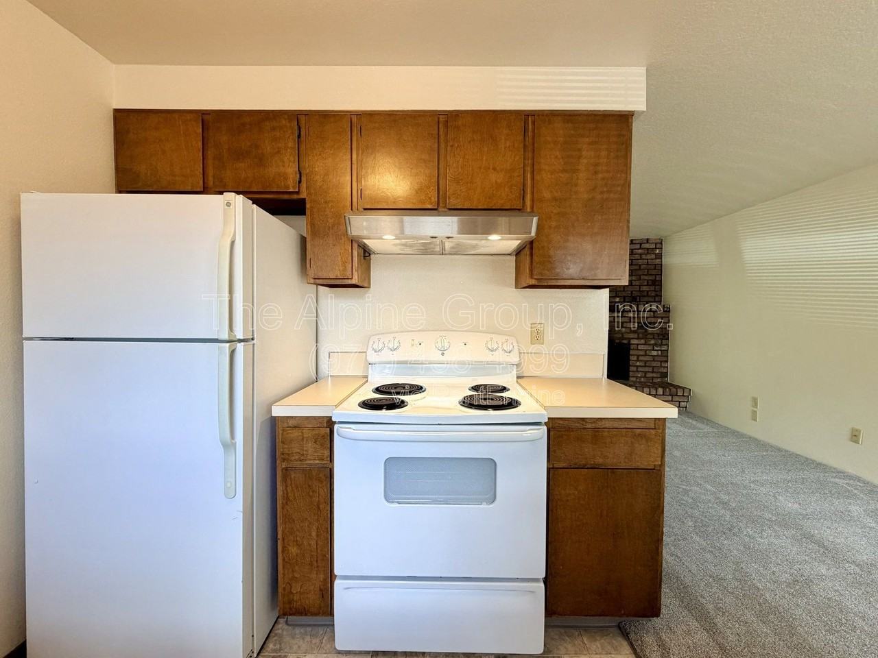 240 Ne 143rd Ave - Photo 5 of 29