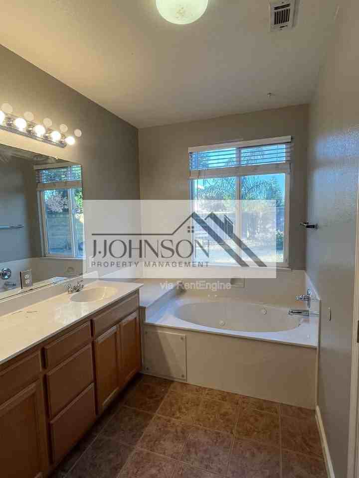 969 Monarch Ct - Photo 6 of 10