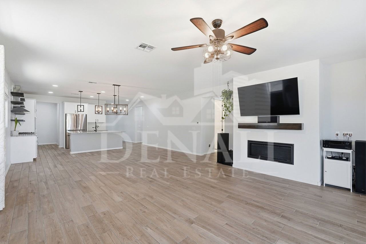 4220 S Macy Cir - Photo 5 of 40