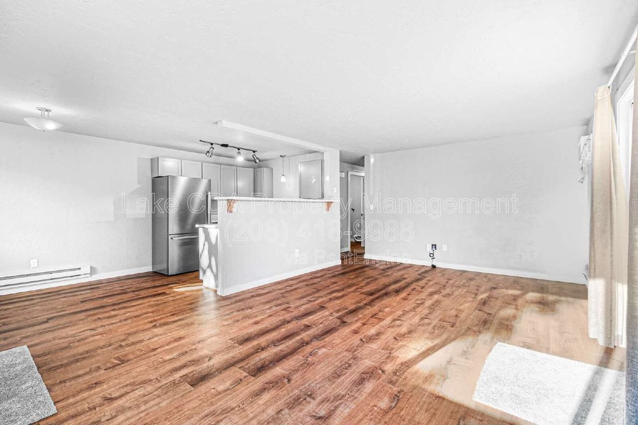 1419 E Stiner Ave #1419 - Photo 4 of 15
