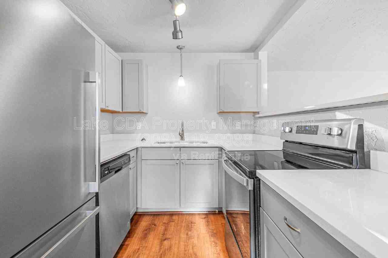 1419 E Stiner Ave #1419 - Photo 5 of 15
