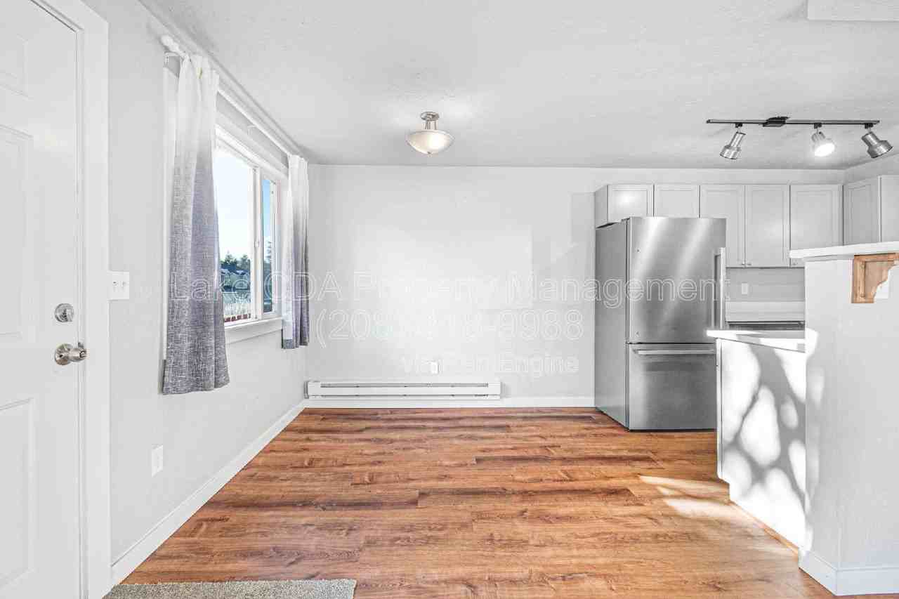 1419 E Stiner Ave #1419 - Photo 6 of 15