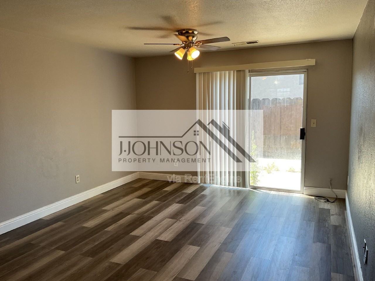 218 W Alameda St - Photo 3 of 8