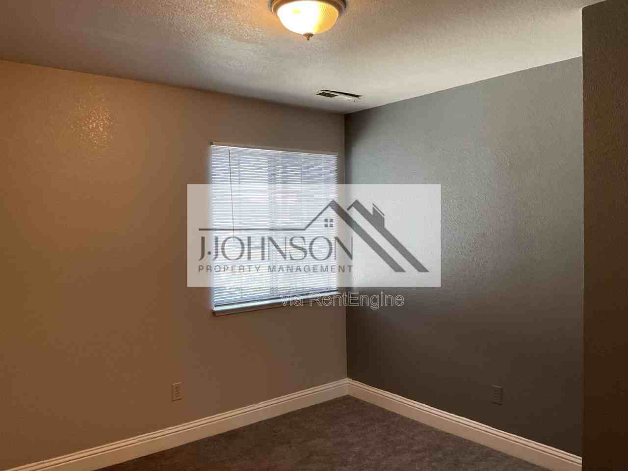 218 W Alameda St - Photo 5 of 8
