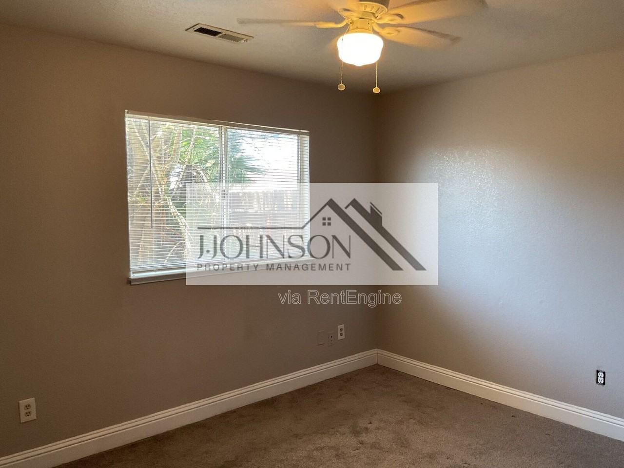 218 W Alameda St - Photo 6 of 8