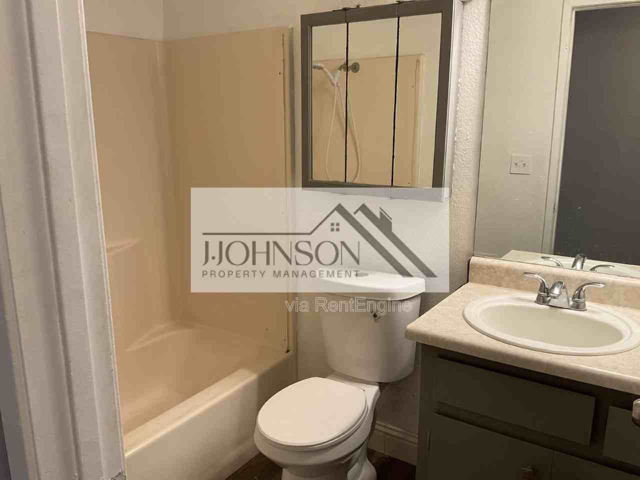 218 W Alameda St - Photo 7 of 8