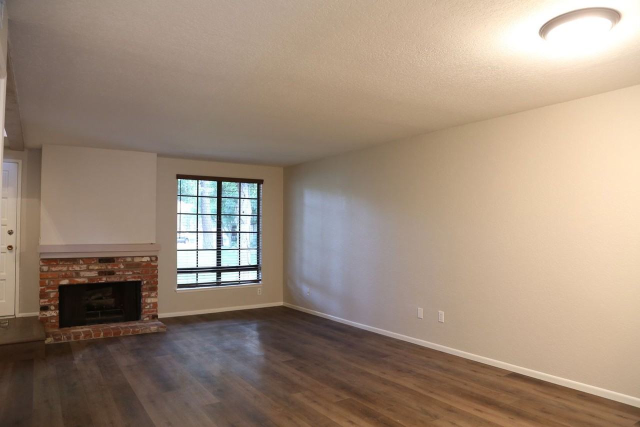 204 San Luis Rey Dr - Photo 3 of 24