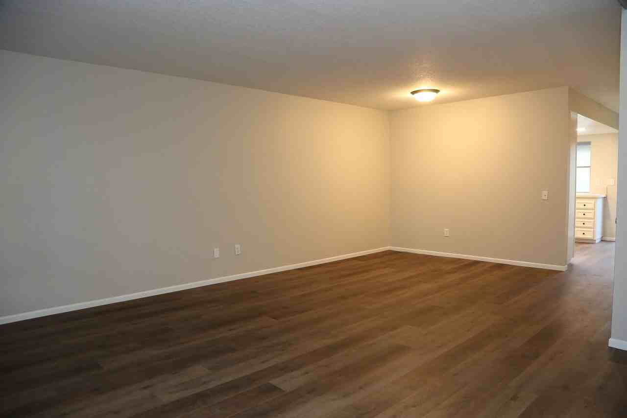 204 San Luis Rey Dr - Photo 4 of 24