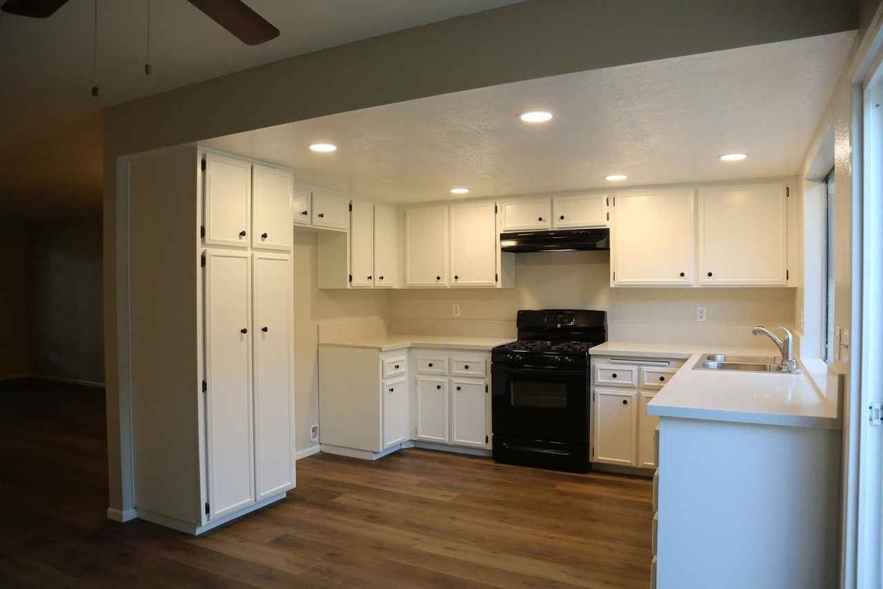 204 San Luis Rey Dr - Photo 6 of 24