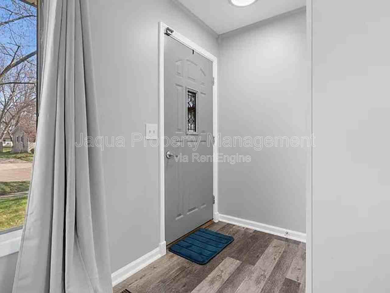 5620 Cheshire St - Photo 3 of 27