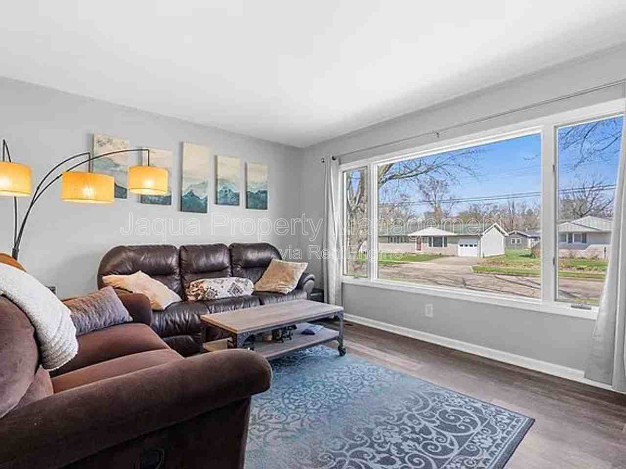 5620 Cheshire St - Photo 5 of 27