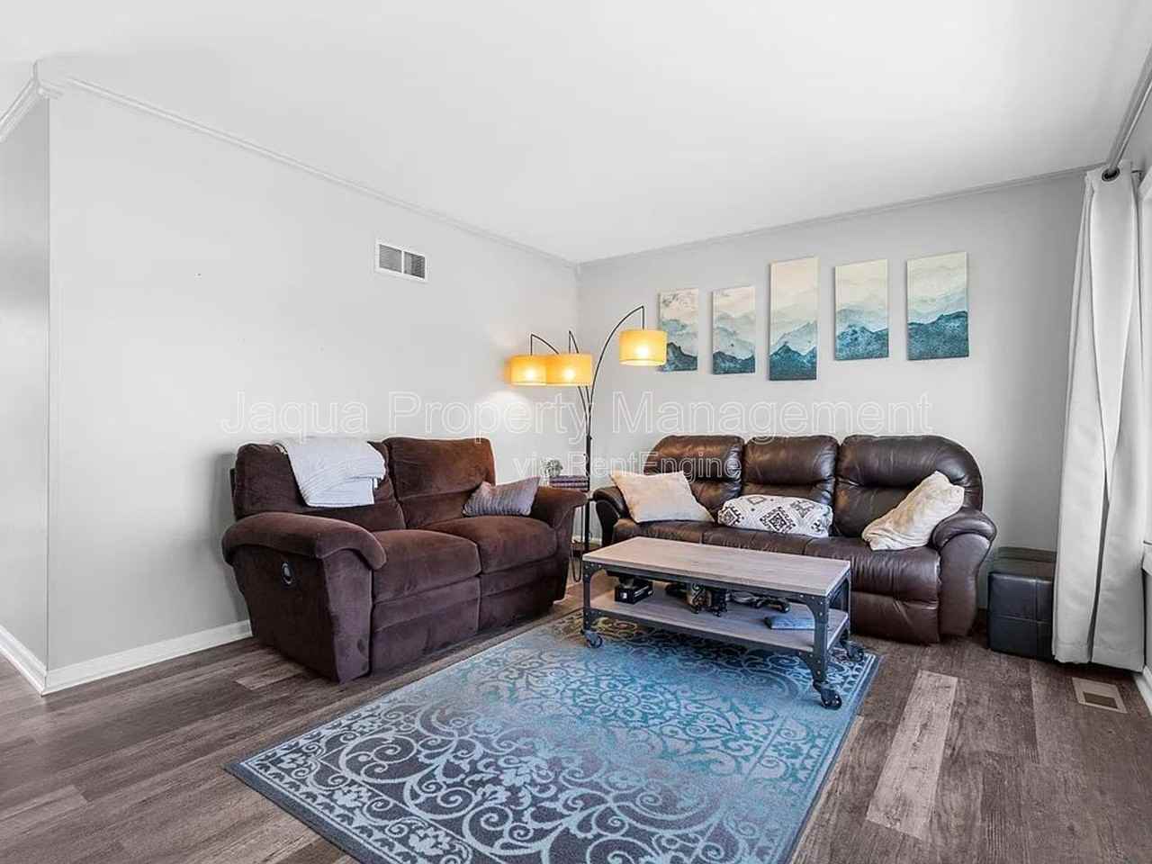 5620 Cheshire St - Photo 6 of 27