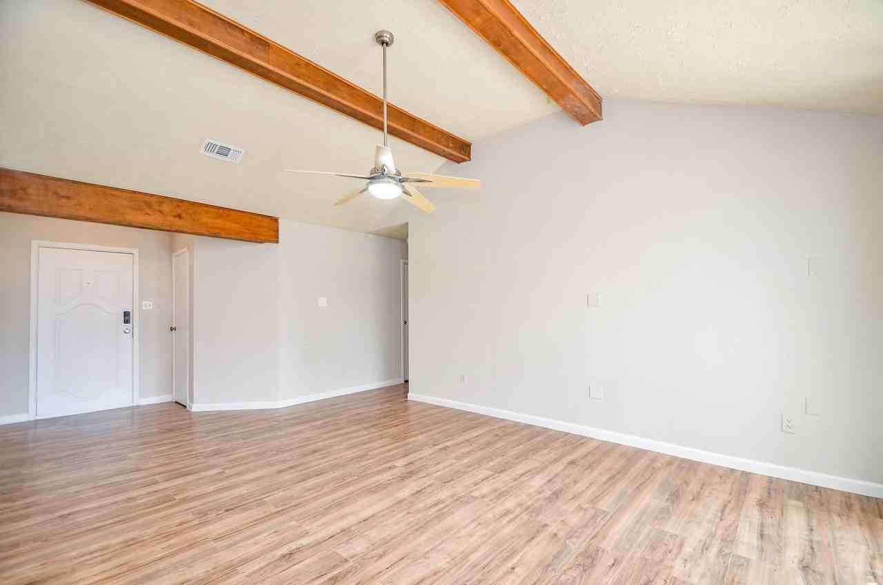 7623 Kite Hill Dr - Photo 7 of 28