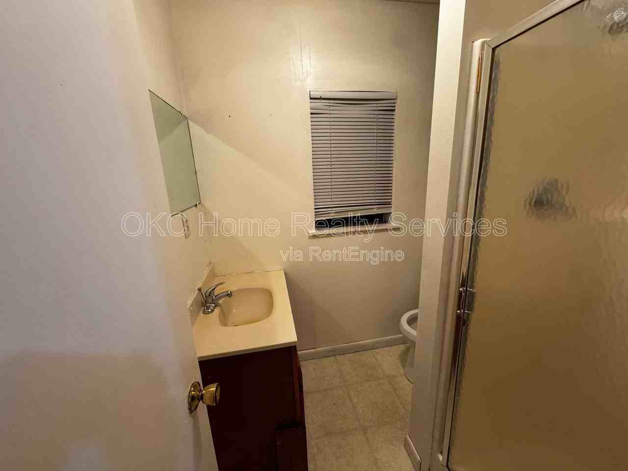 115 Sw 23rd St - Photo 5 of 9