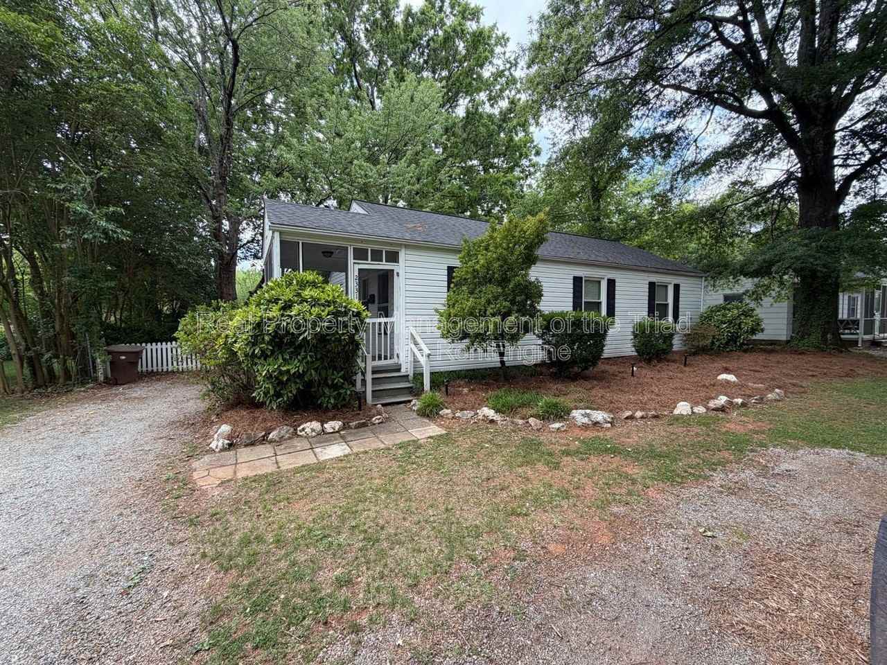 2331 W Cornwallis Dr - Photo 2 of 14