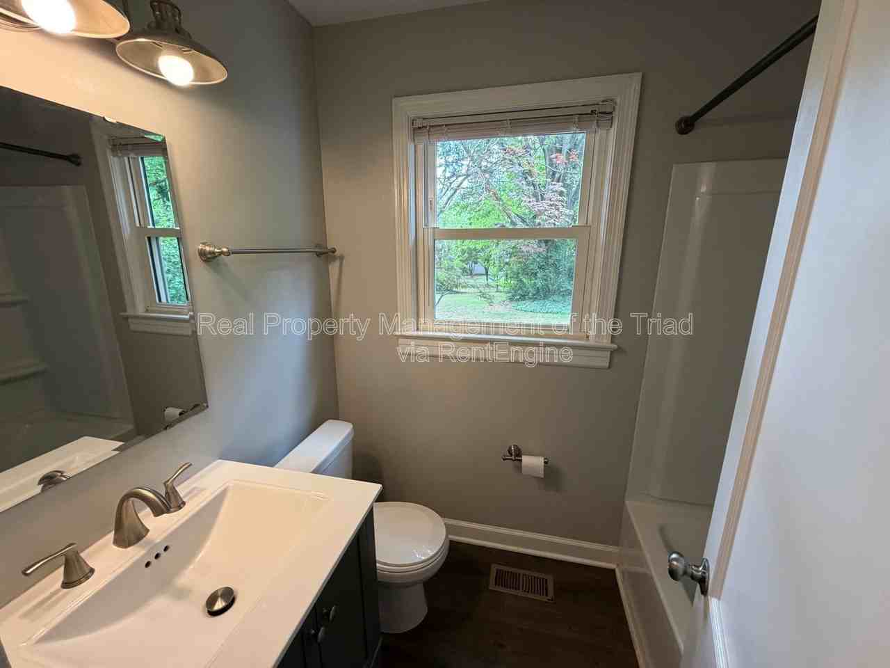2331 W Cornwallis Dr - Photo 7 of 14