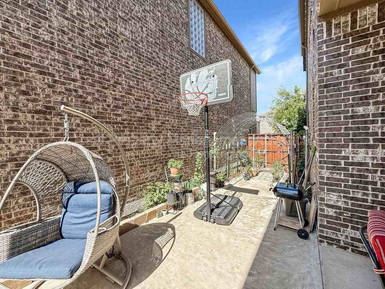 9209 Guadalupe St - Photo 6 of 22