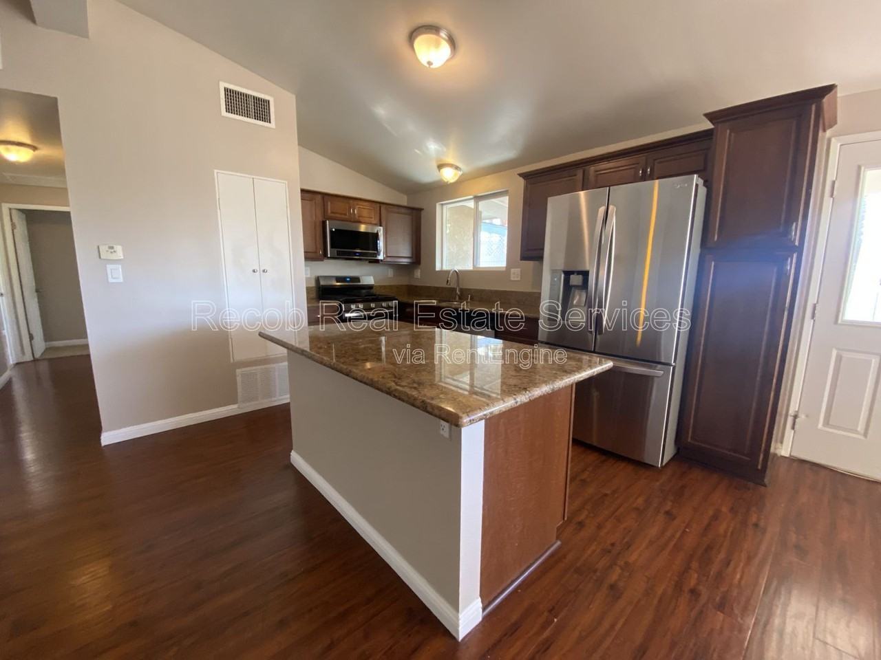 3002 Skipper St - Photo 2 of 15